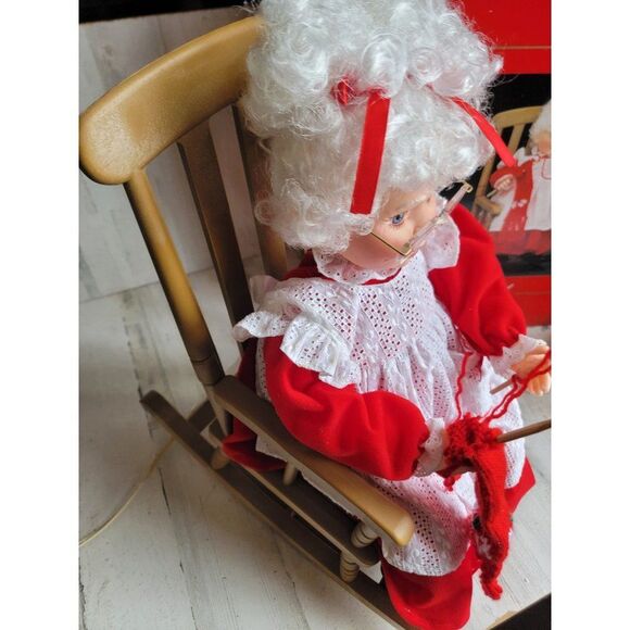 Vintage Santa's best knitting rocking chair Mrs Claus xmas animated decor - Picture 3 of 15